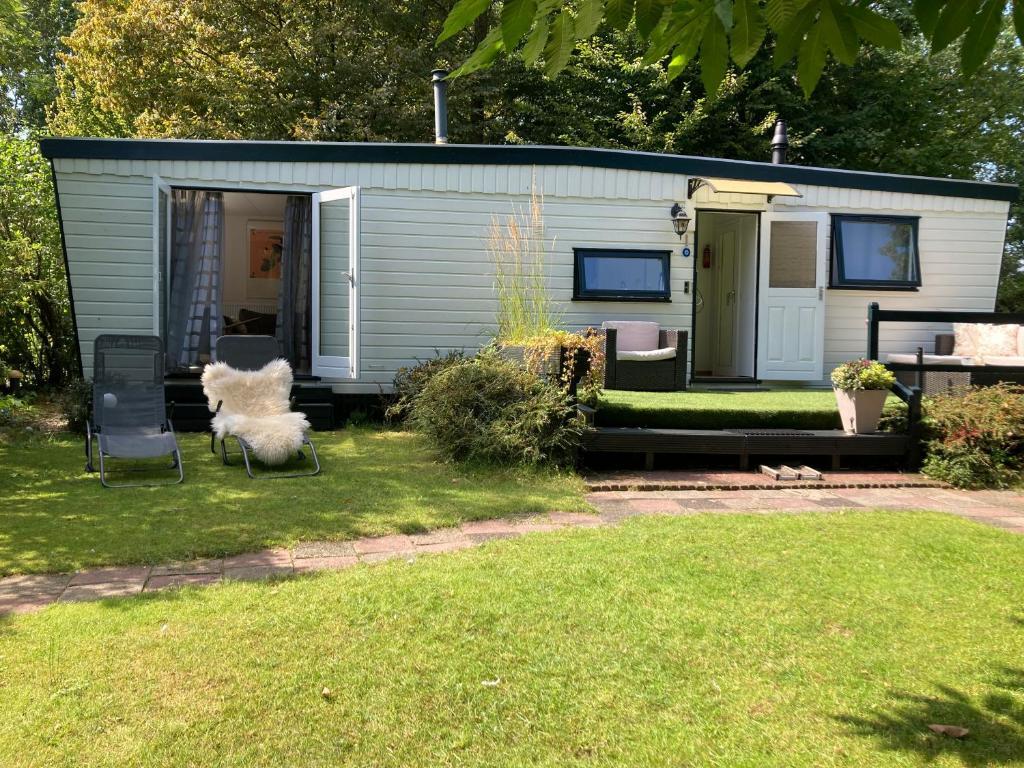 Charmant Chalet Op Een Bospark Op De Veluwe Putten Exterior foto